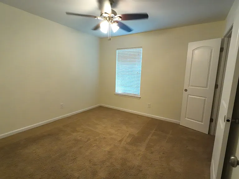 7165 Ashmoor Dr N — Photo 10