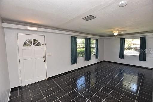 3rd image of 2104 Sandford Rd
