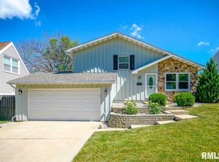 4 Point East Ct, Pekin, IL 61554