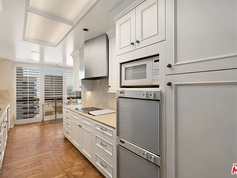 10750 Wilshire Blvd #1501 — Photo 11