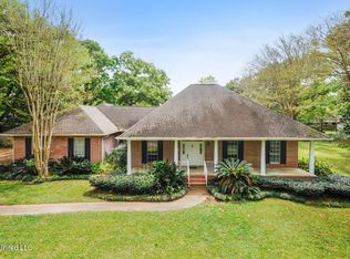 664 Alakoko Ct, Diamondhead, MS 39525