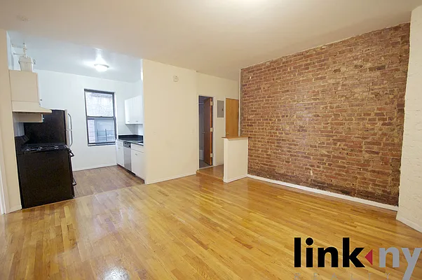 Rented by Link NY Realty | media 21
