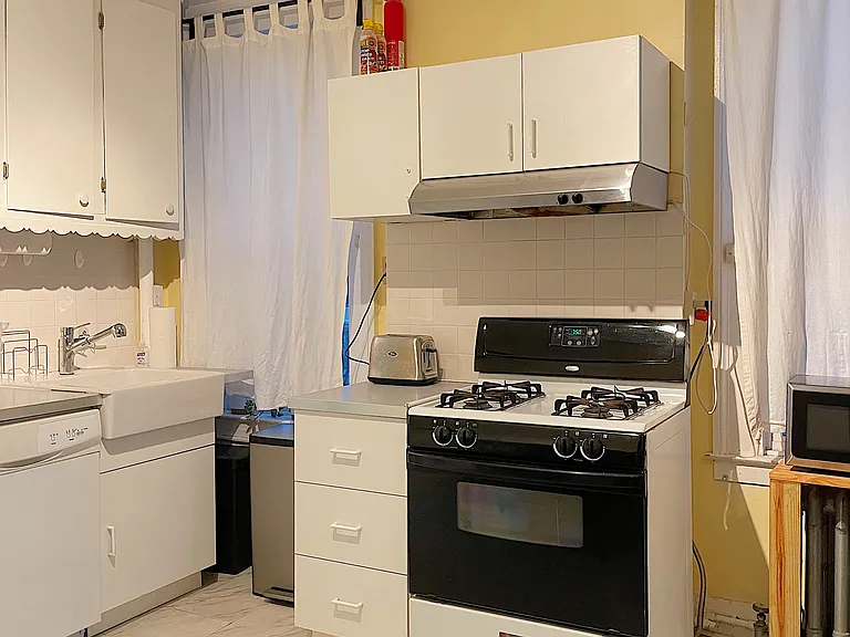 91 Lyon St #2 — Photo 6