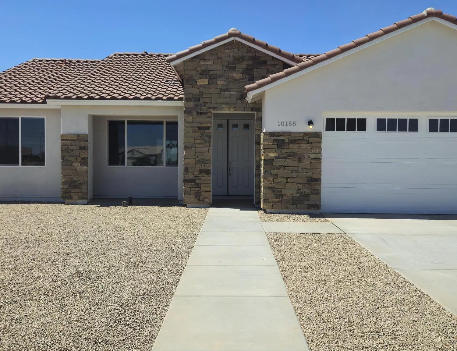 3 bed, 2.0 bath, 1576 sqft, $1,900 — Photo 2