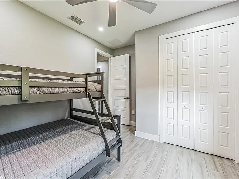 4618 Catalina Ln — Photo 28