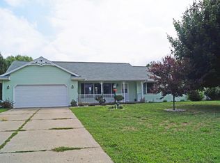 1065 Tamarack Trl, Charlotte, MI 48813