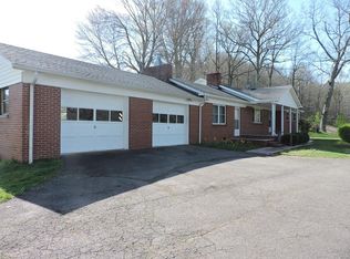 207 Pine Swamp Rd, Burnsville, NC 28714