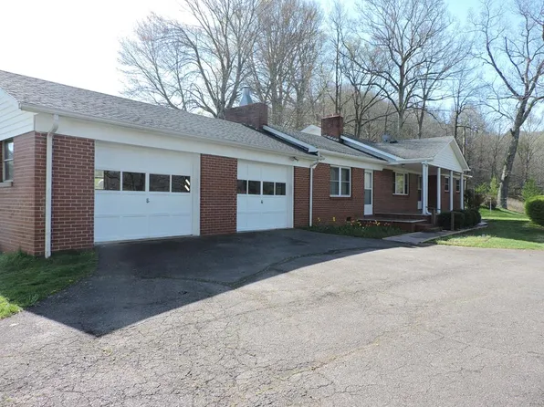 207 Pine Swamp Rd, Burnsville, NC 28714