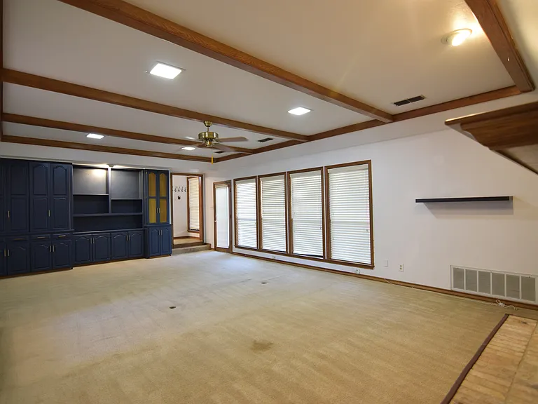 605 Pecos Trl — Photo 9
