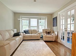 3 Parkview Ave #1, Newtonville, MA 02460