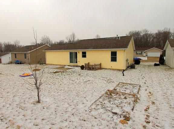 3rd image of 1016 Van Gilst Dr