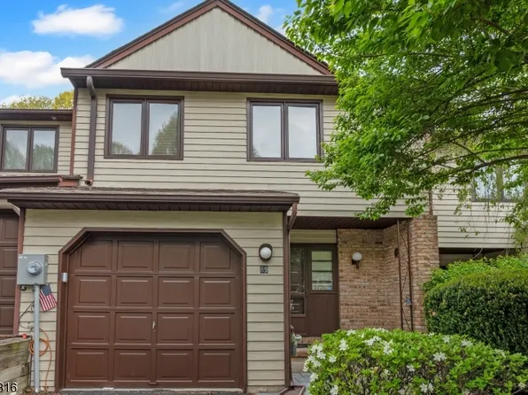 89 Stockton Ct, Morris Plains, NJ 07950