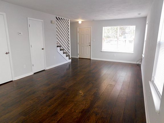 5th image of 2418 Beaufort Ave