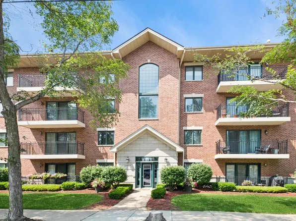3720 W 111th St APT 303, Chicago, IL 60655