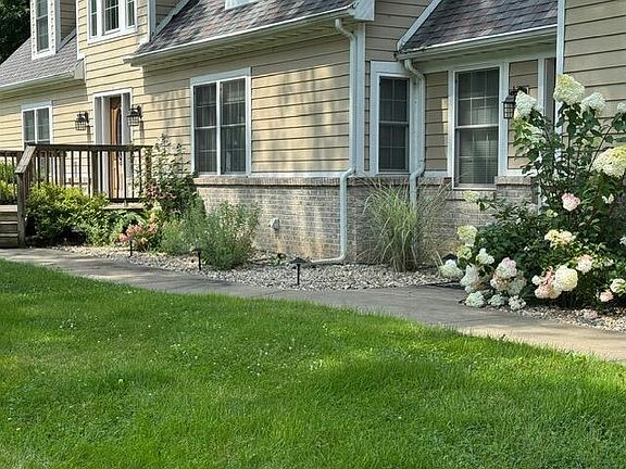 3rd image of 2688 N Goldring Rd