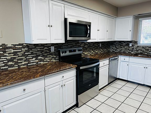 2nd image of 3521 Chelwood Blvd NE