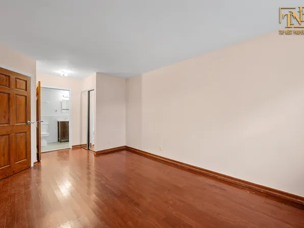 4812 Bedford Avenue image 5 of 17