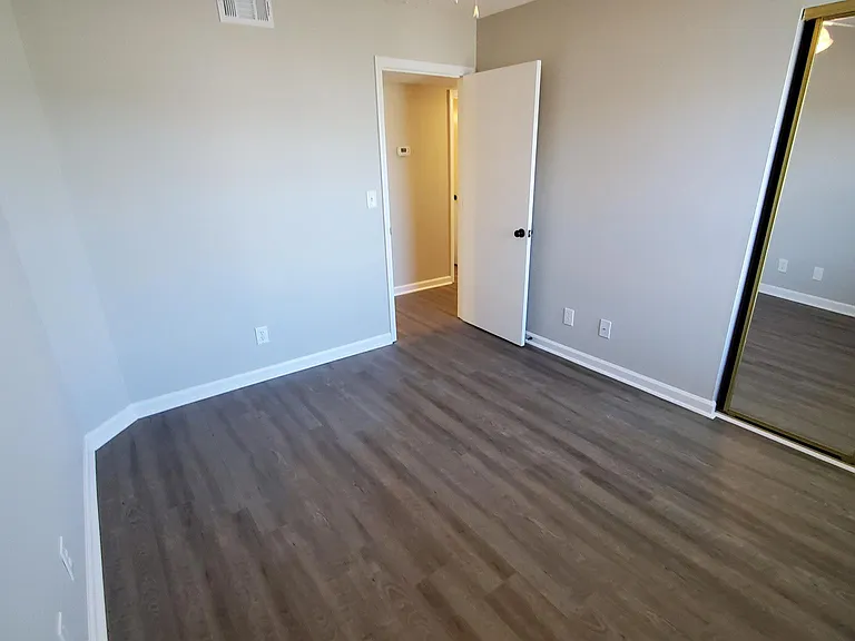 2258 Essex Dr #H — Photo 23