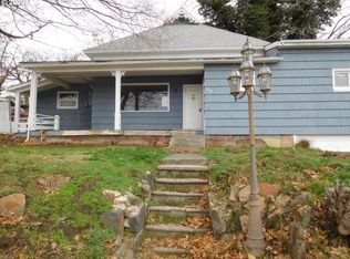 110 N Broad St, Weston, OR