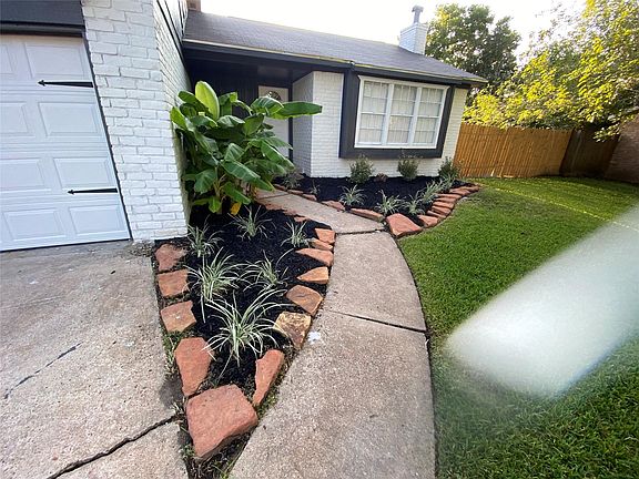 3rd image of 15907 Inwood Ln