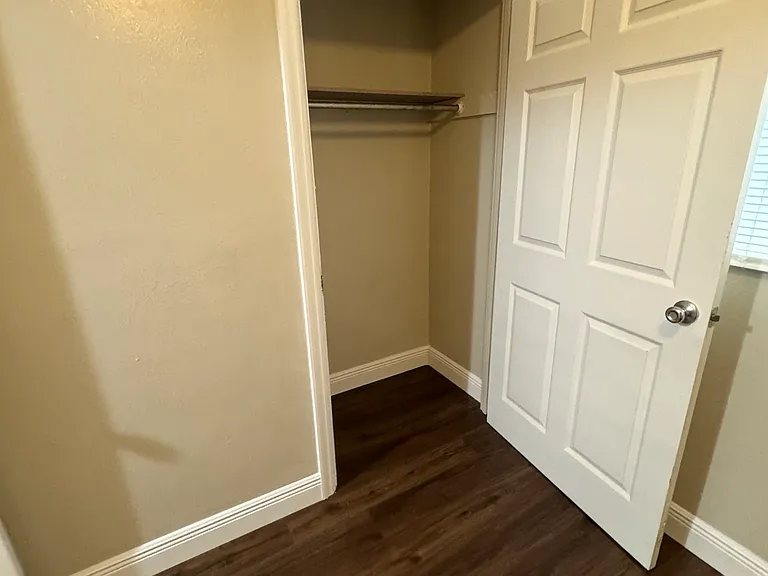 604 E Church Ave — Photo 14