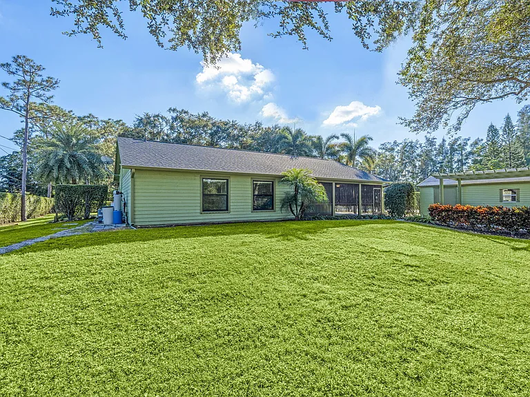 11989 Persimmon Blvd — Photo 32