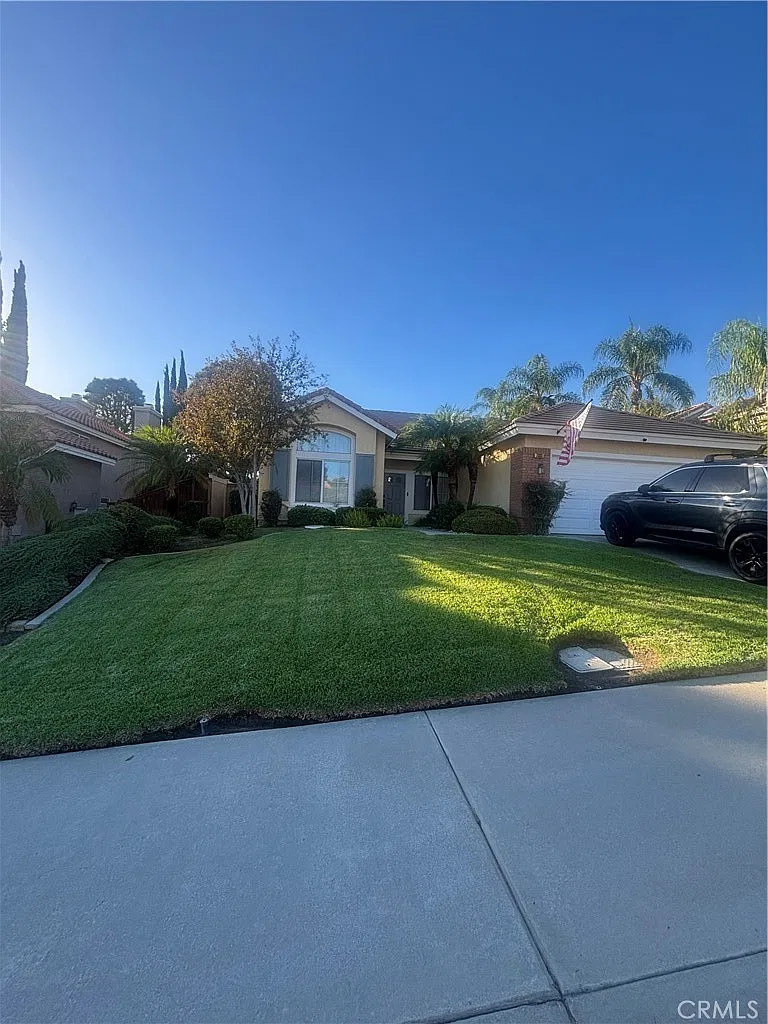 3 bed, 1838 sqft, $2,950 — Photo 2