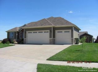 2536 Stonepost Ln, Salina, KS 67401