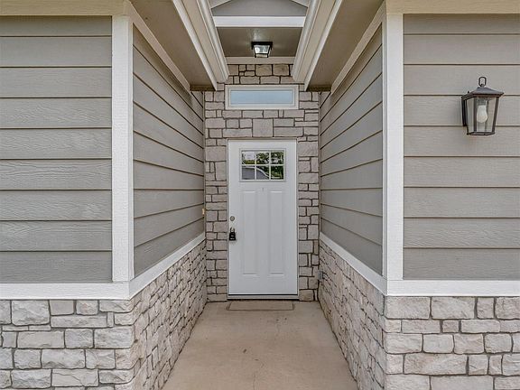 5th image of 3306 SE Long St