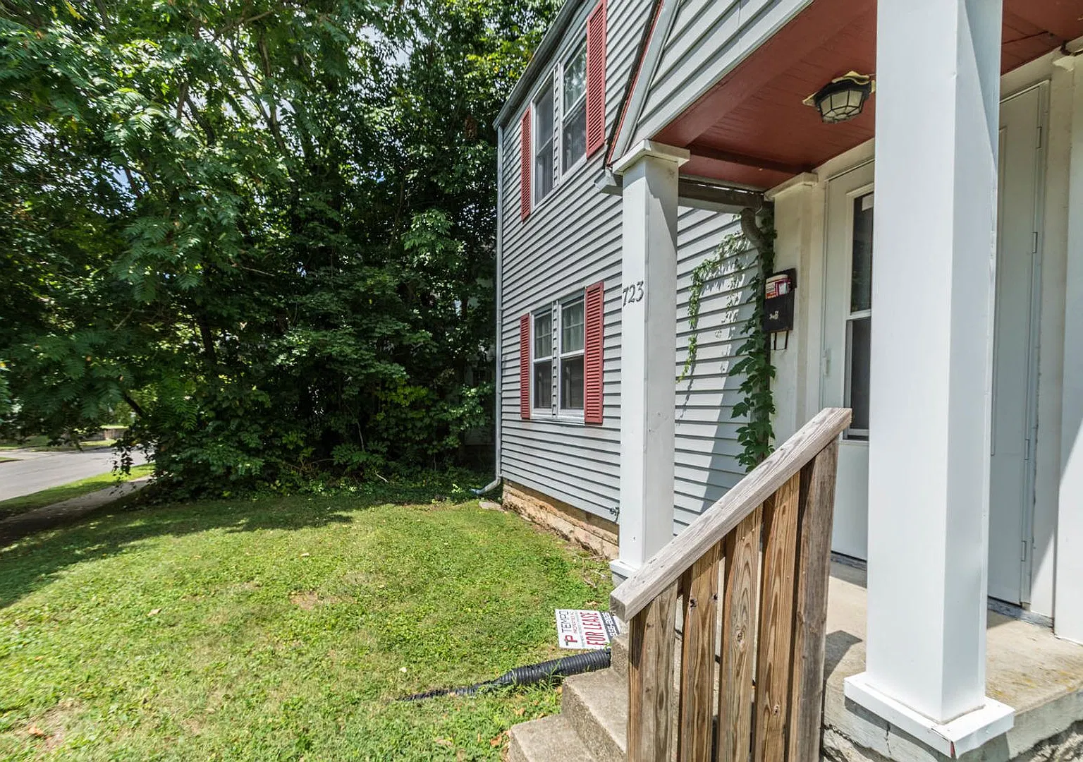 **August 2027** Great Location Near Campus — Photo 2
