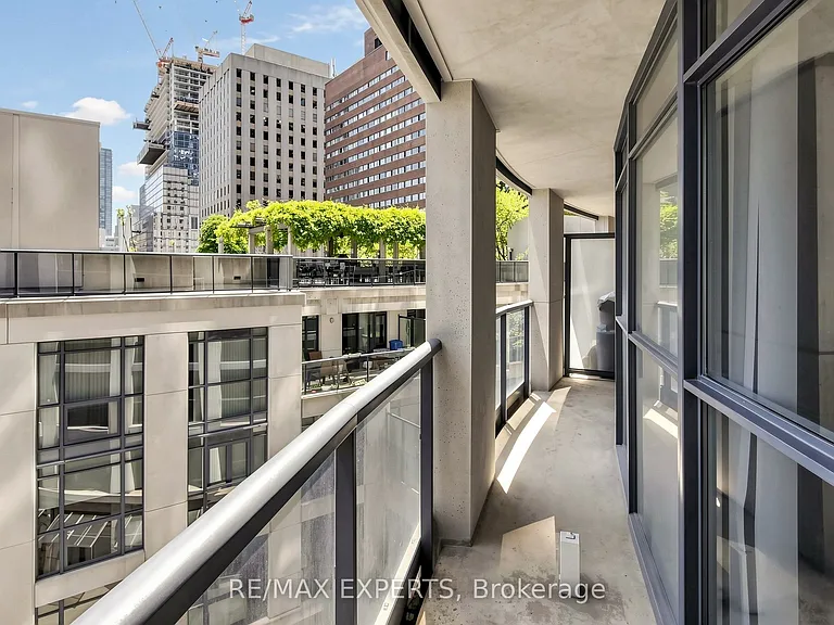 21 Carlton St #507 — Photo 25