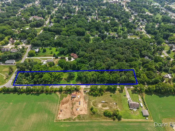 1148 E North St, Ionia, MI 48846