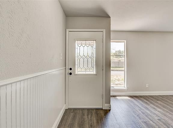 4th image of 1005 Keller Ave