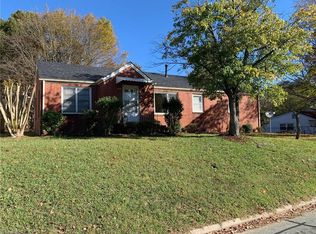 1028 Summit Ave, Reidsville, NC 27320