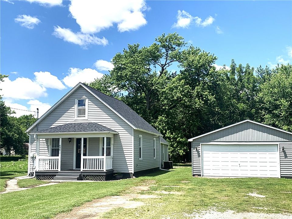 604 N Elizabeth St, Pana, IL 62557 | Zillow