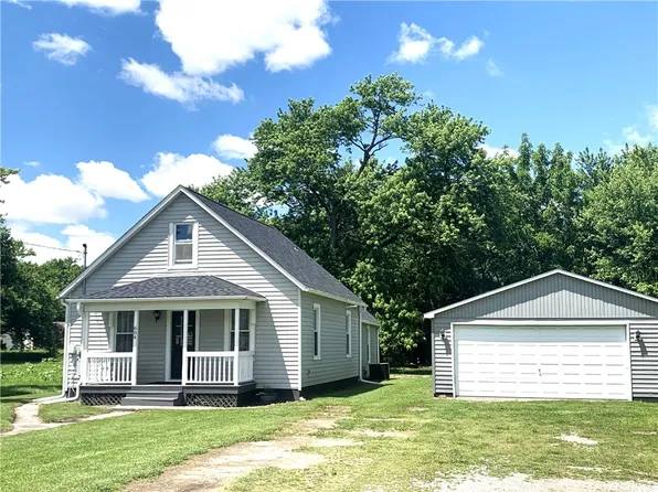 604 N Elizabeth St, Pana, IL 62557