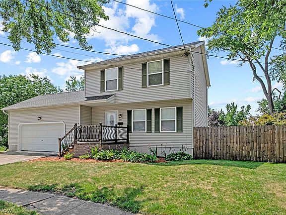 2nd image of 626 Arcadia Ave