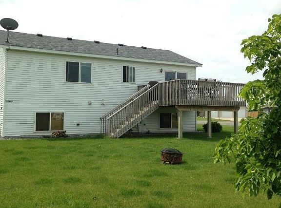 3rd image of 605 Iris Ln E