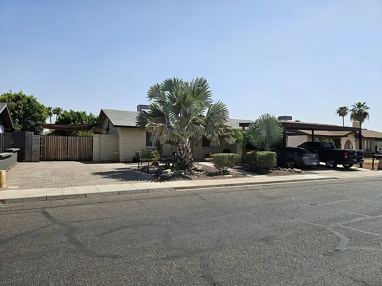 837 E Gable Ave — Photo 4