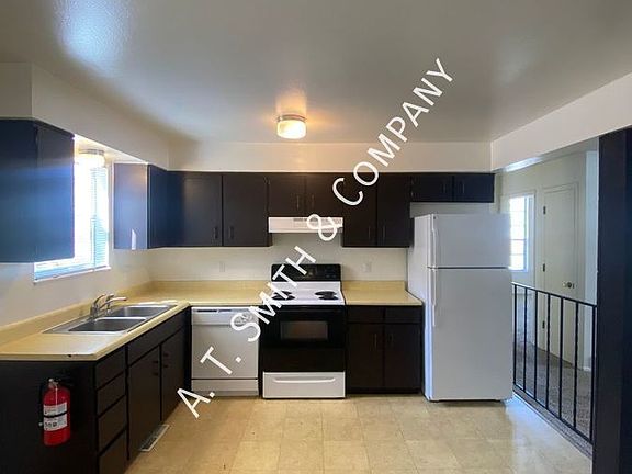 4th image of 327 N Columbine St APT A