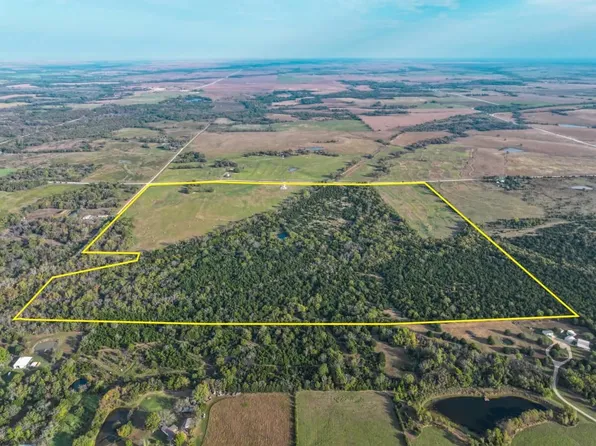 571 Bobcat Rd, Toronto, KS 66777