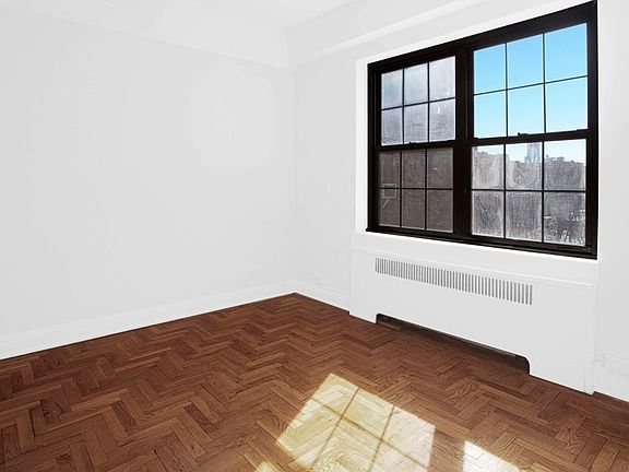 5th image of 245 E 11th St APT 5E