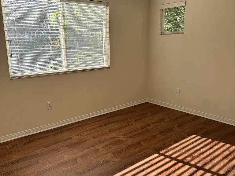 25709 Holiday Cir — Photo 10