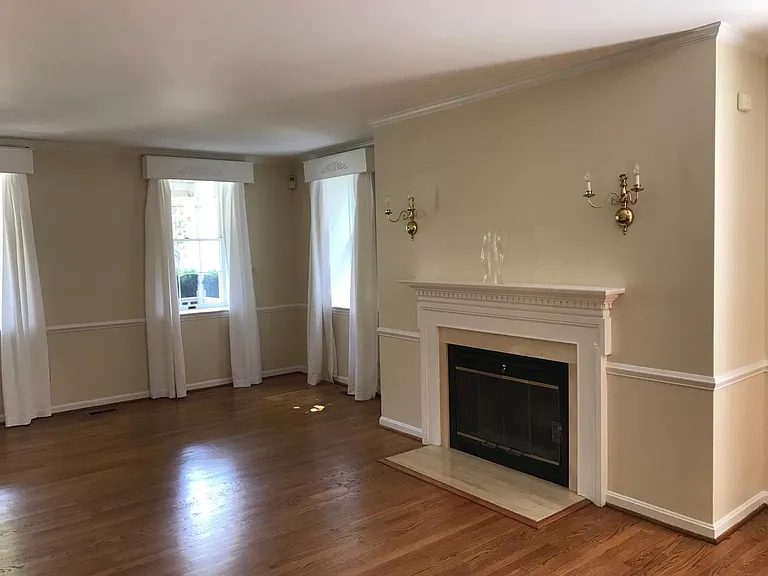 216 Ashland Rd — Photo 6
