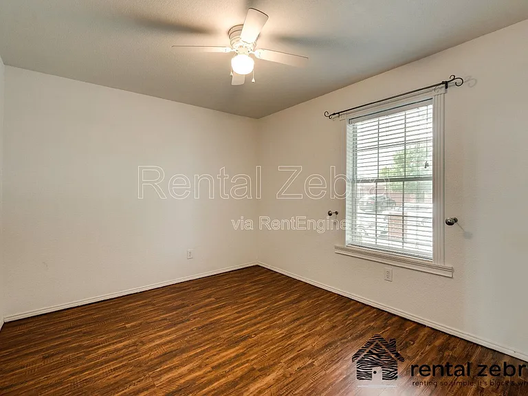 1336 Castle Ridge Rd — Photo 17