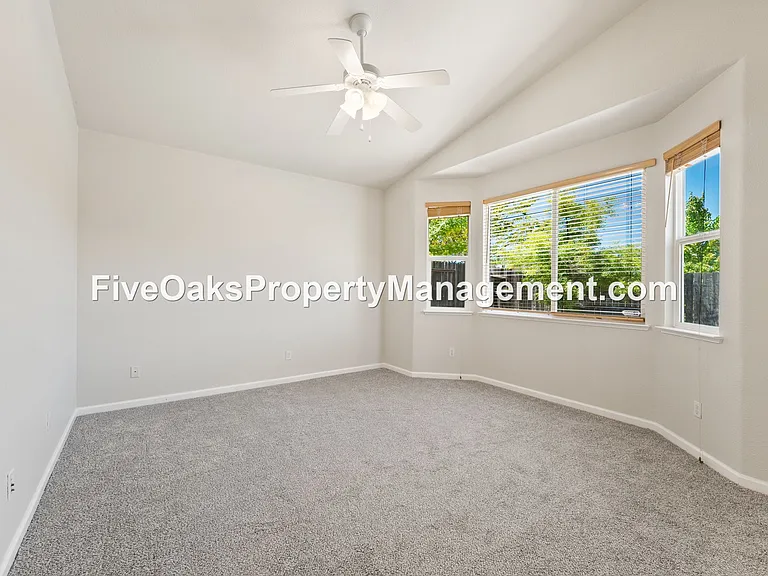 2242 Zittel Dr — Photo 11