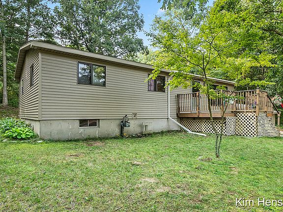 2nd image of 3800 Edgerton Ct NE