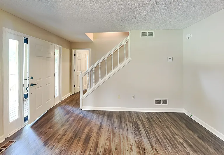 125 Azalea Dr — Photo 1