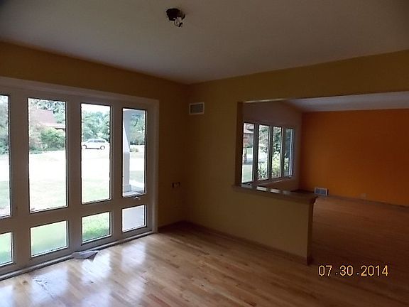 5th image of 6853 N Kostner Ave