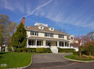 1 Little Cove Pl, Old Greenwich, CT 06870